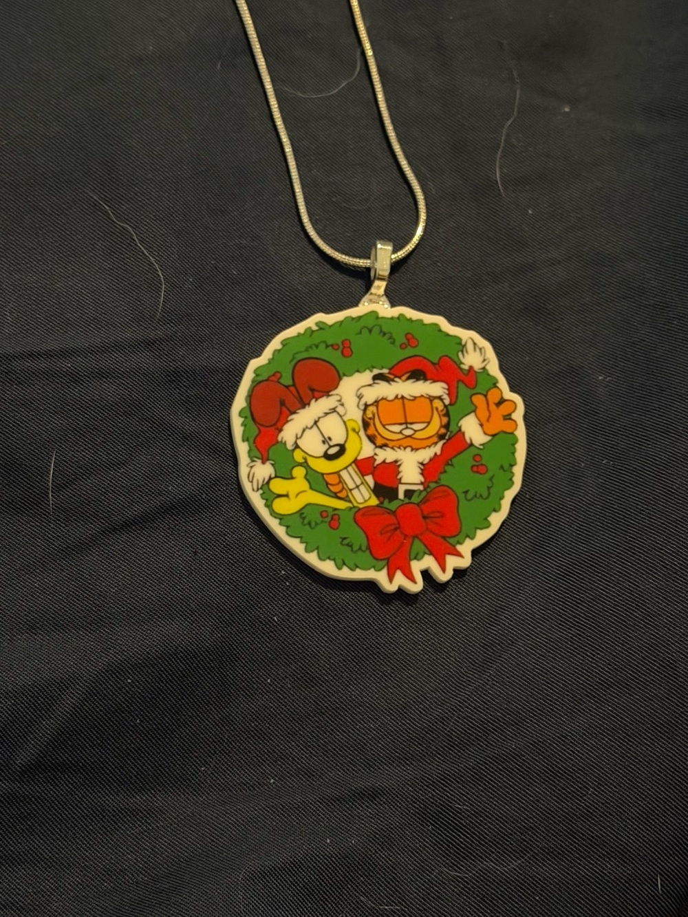 Garfield & Odie Holiday Wreath Pendant Necklace - Red & Green